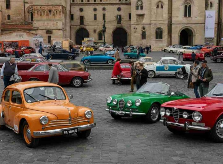 La magia delle auto d'epoca al Rétromobile 2025